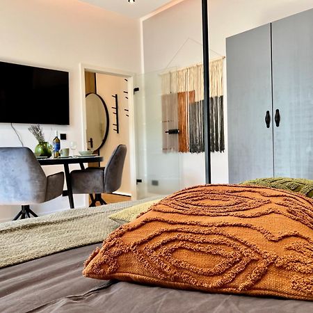 Edler Wohnraum Luxurioeses Studio Im Zentrum Mit Balkon, Kaffeevollautomat, Klima & Parkplatz Zwickau Exterior foto