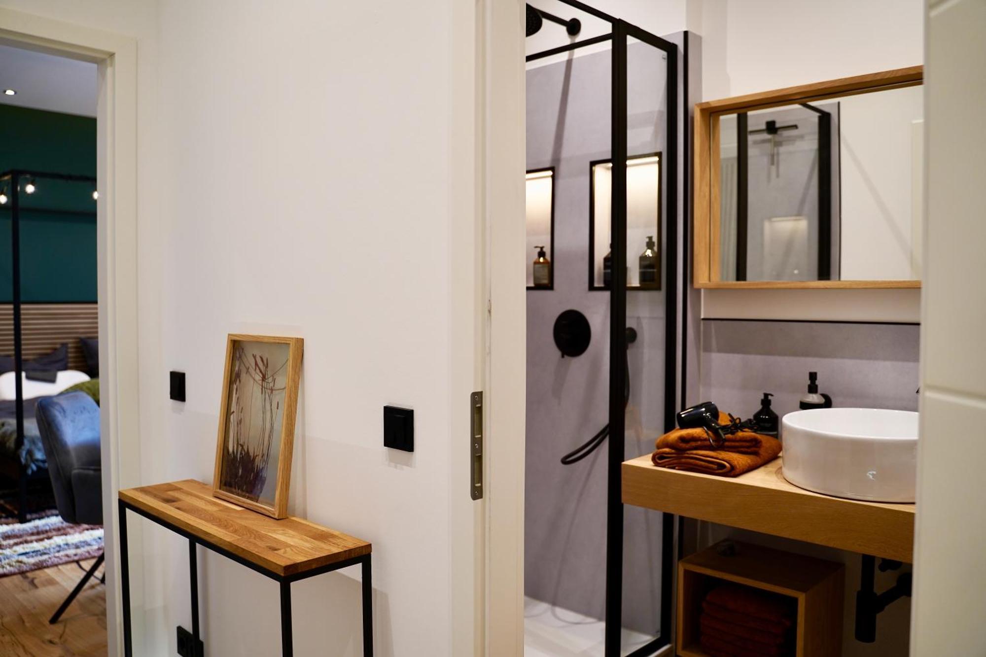 Edler Wohnraum Luxurioeses Studio Im Zentrum Mit Balkon, Kaffeevollautomat, Klima & Parkplatz Zwickau Exterior foto