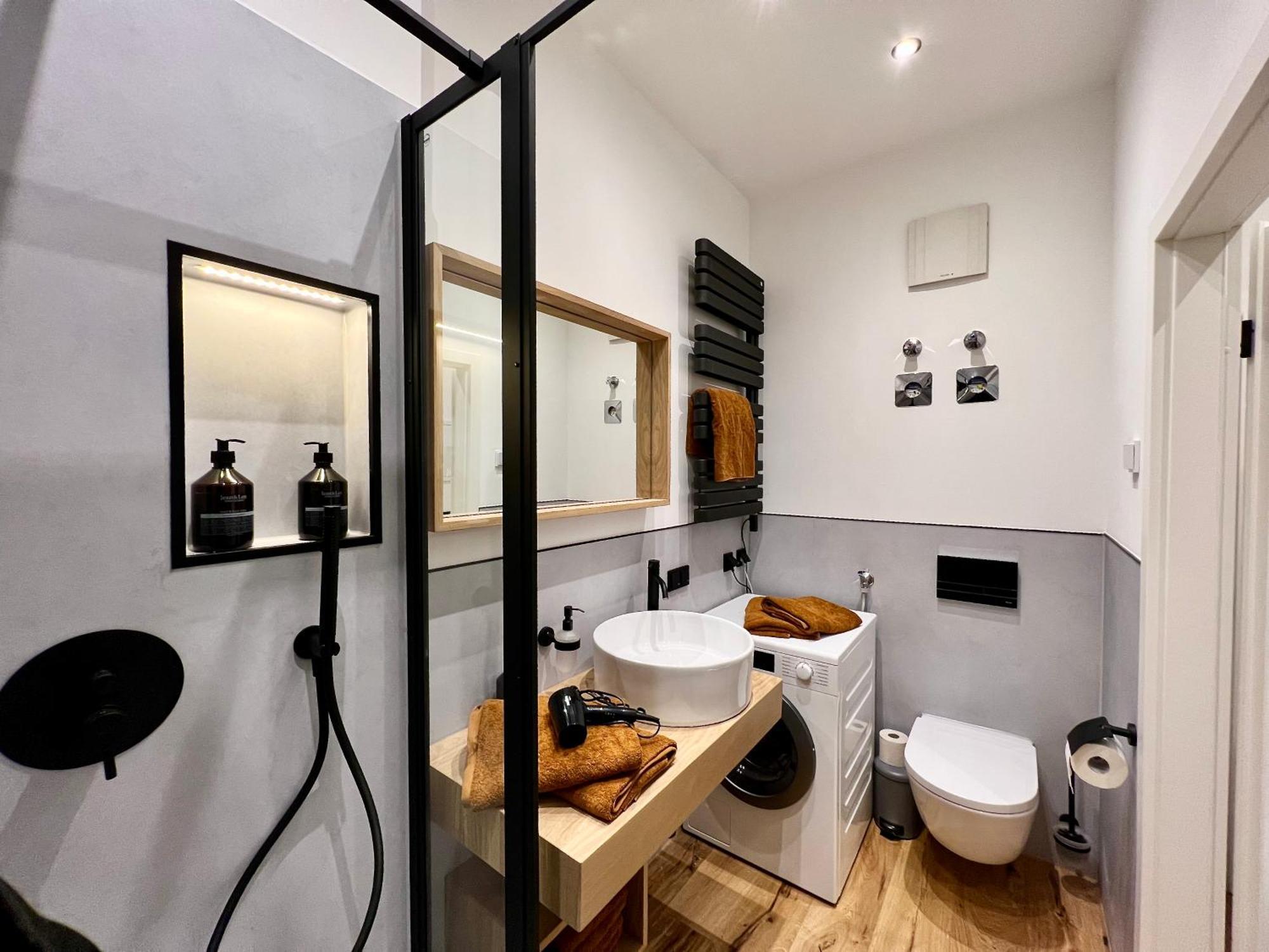 Edler Wohnraum Luxurioeses Studio Im Zentrum Mit Balkon, Kaffeevollautomat, Klima & Parkplatz Zwickau Exterior foto